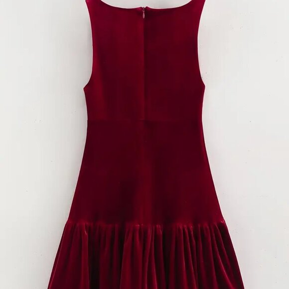 Crimson Velvety Bow-Knot Hem Dress - Picture 2 of 6
